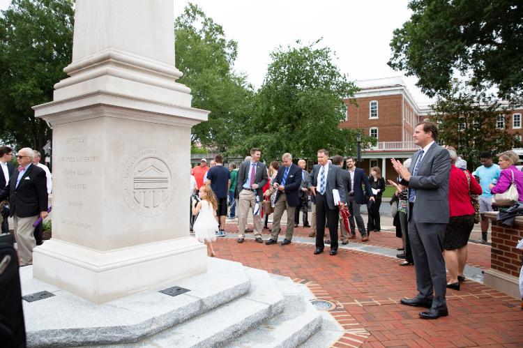 Unveiling of monument to Farmville history